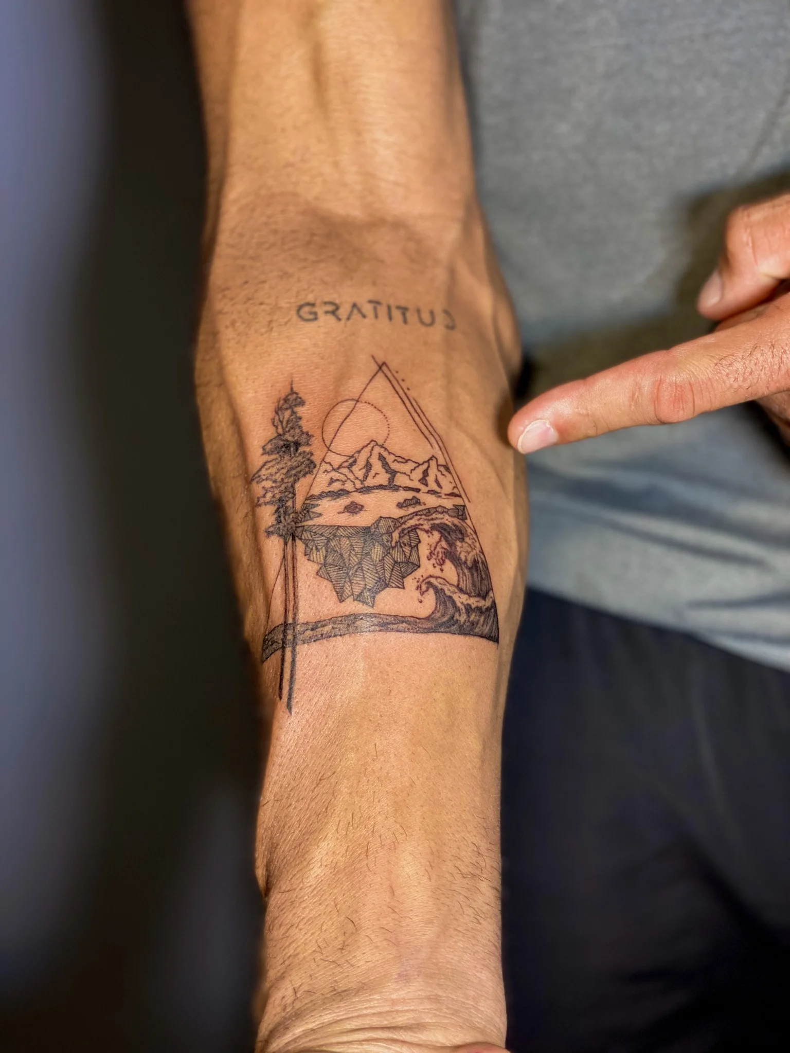 Geometric tattoo by Mony Ruiz