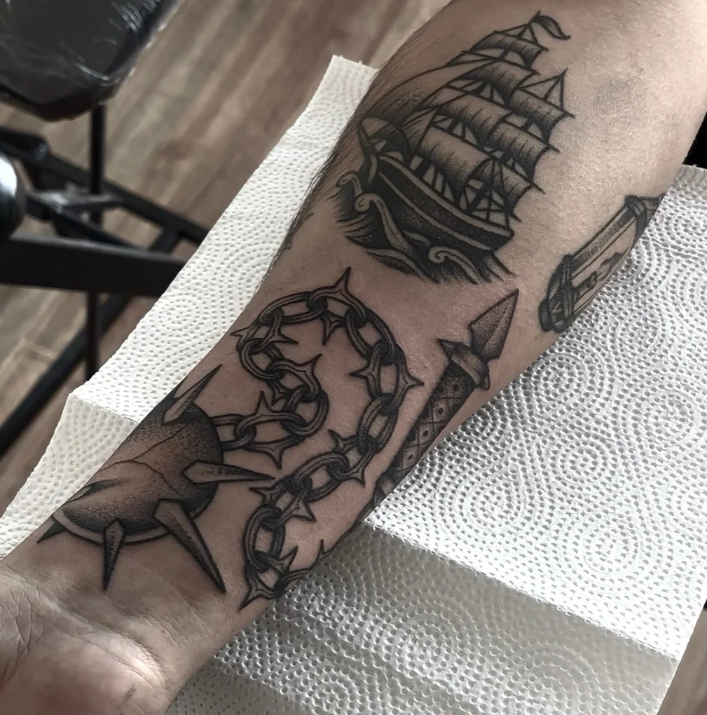 American Traditional tattoo by Lucas Sanz