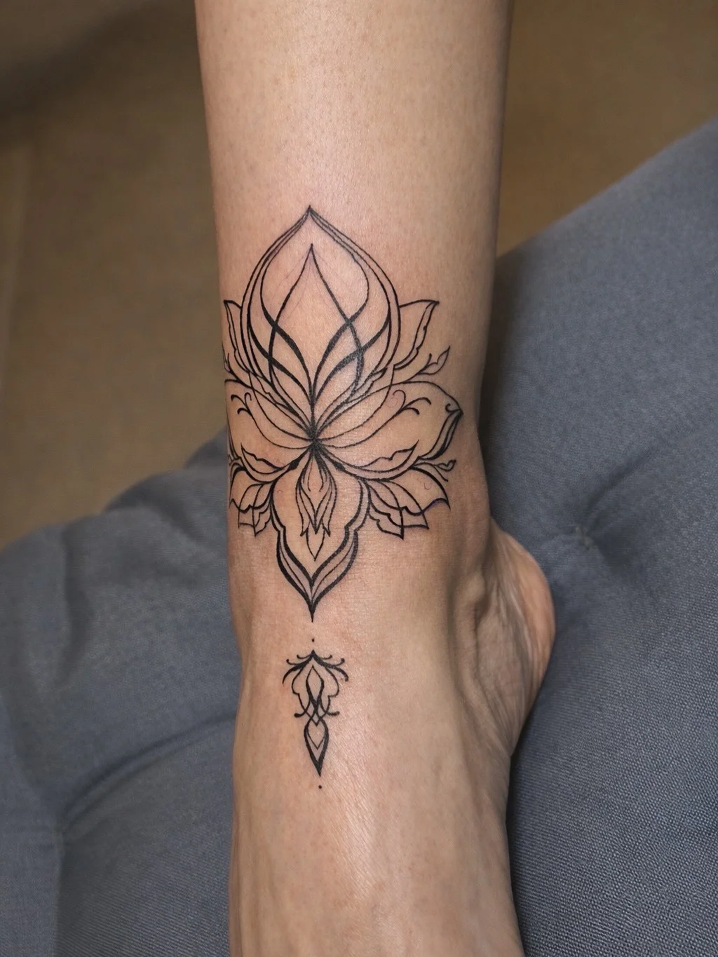 Fine Line tattoo by Larissa Olecsiuc