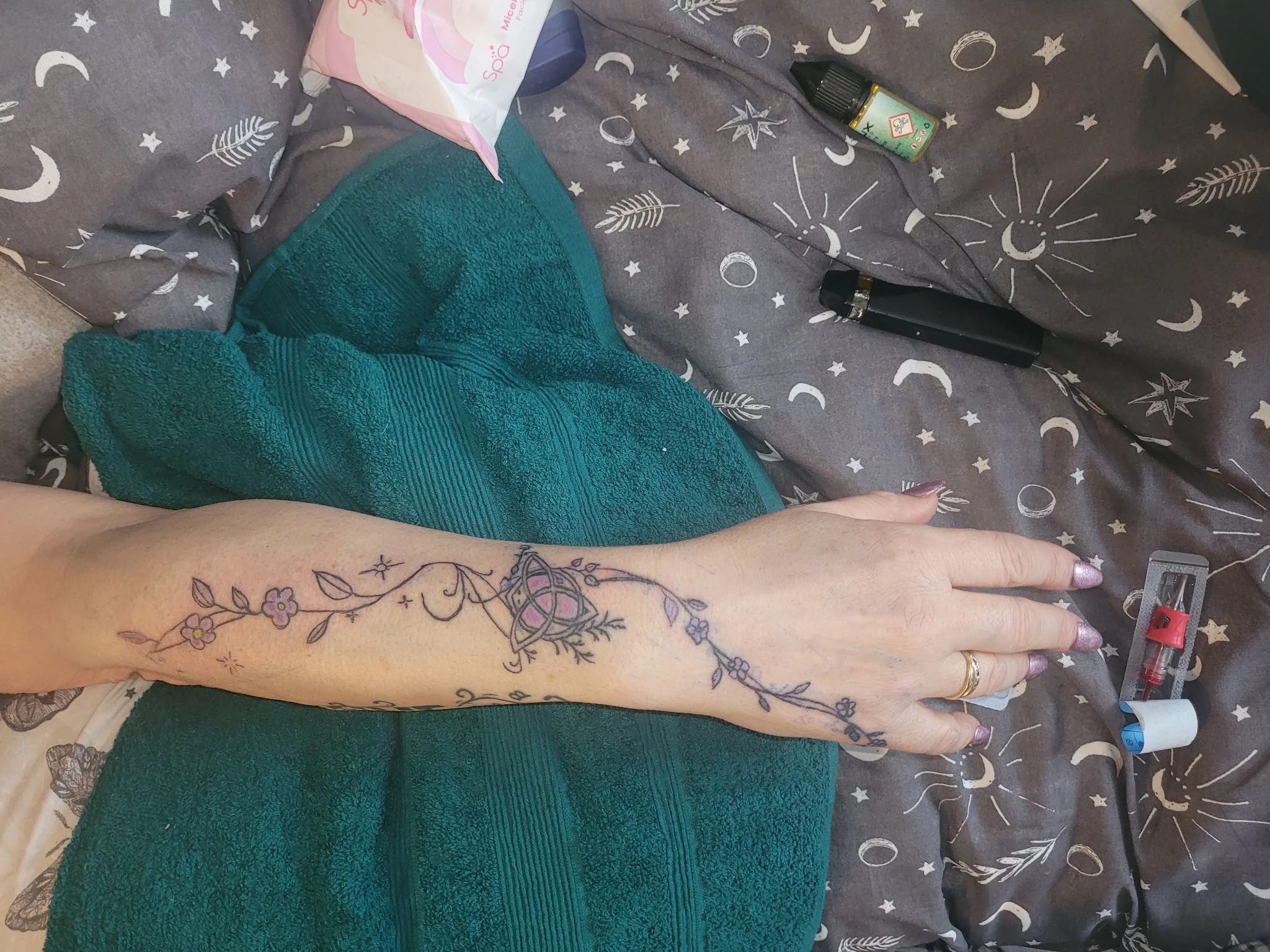 Fine Line tattoo by cm tattoos