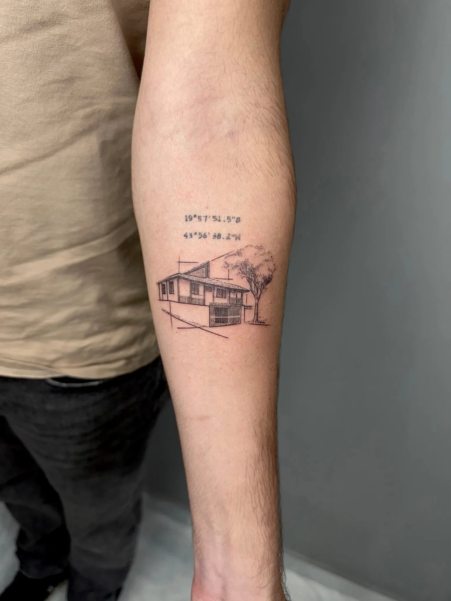Fine Line tattoo by Clarice Granado