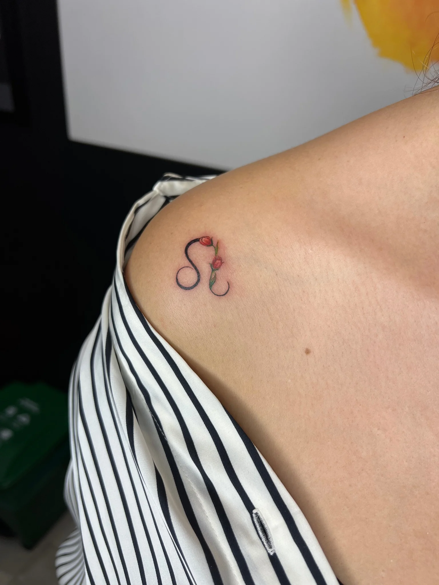 Fine Line tattoo