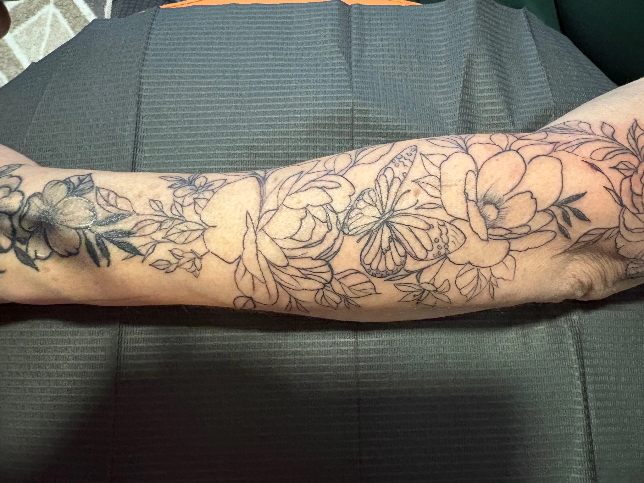 Fine Line tattoo by Delilah