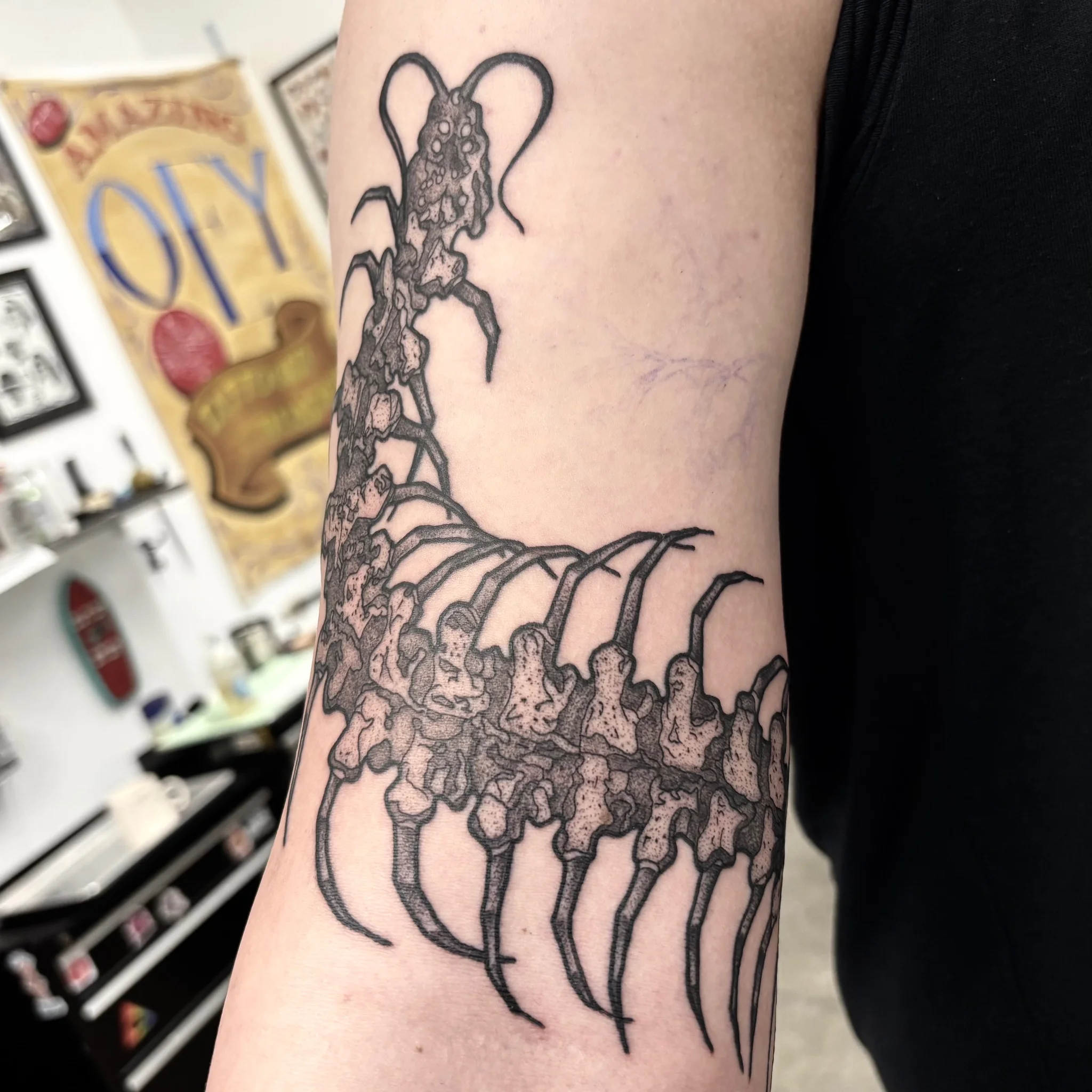 Blackwork tattoo by Huck Navarro