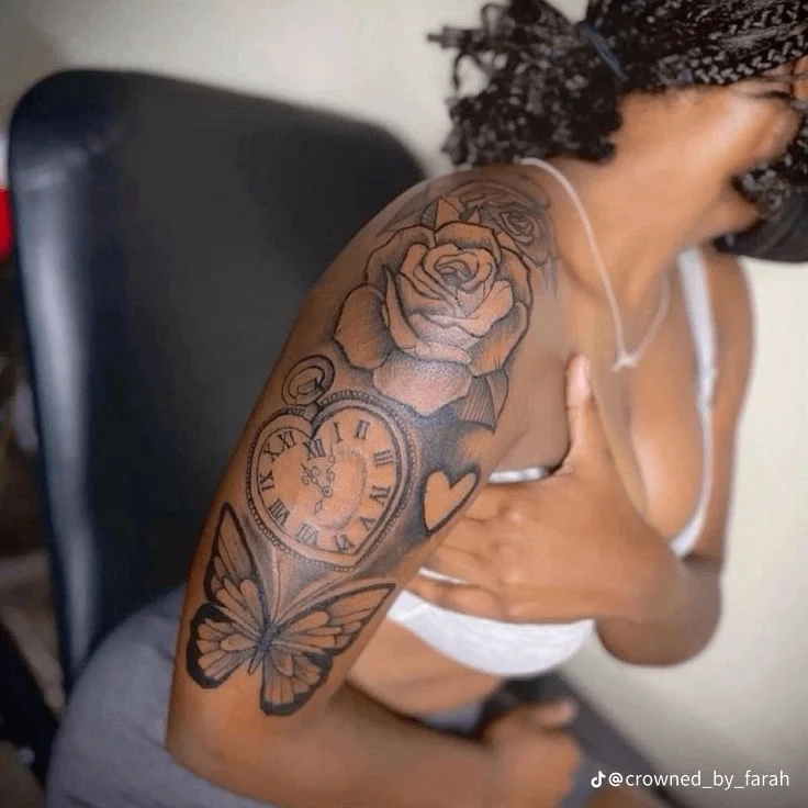 Anabella Scarlett tattoo artist in Zeist