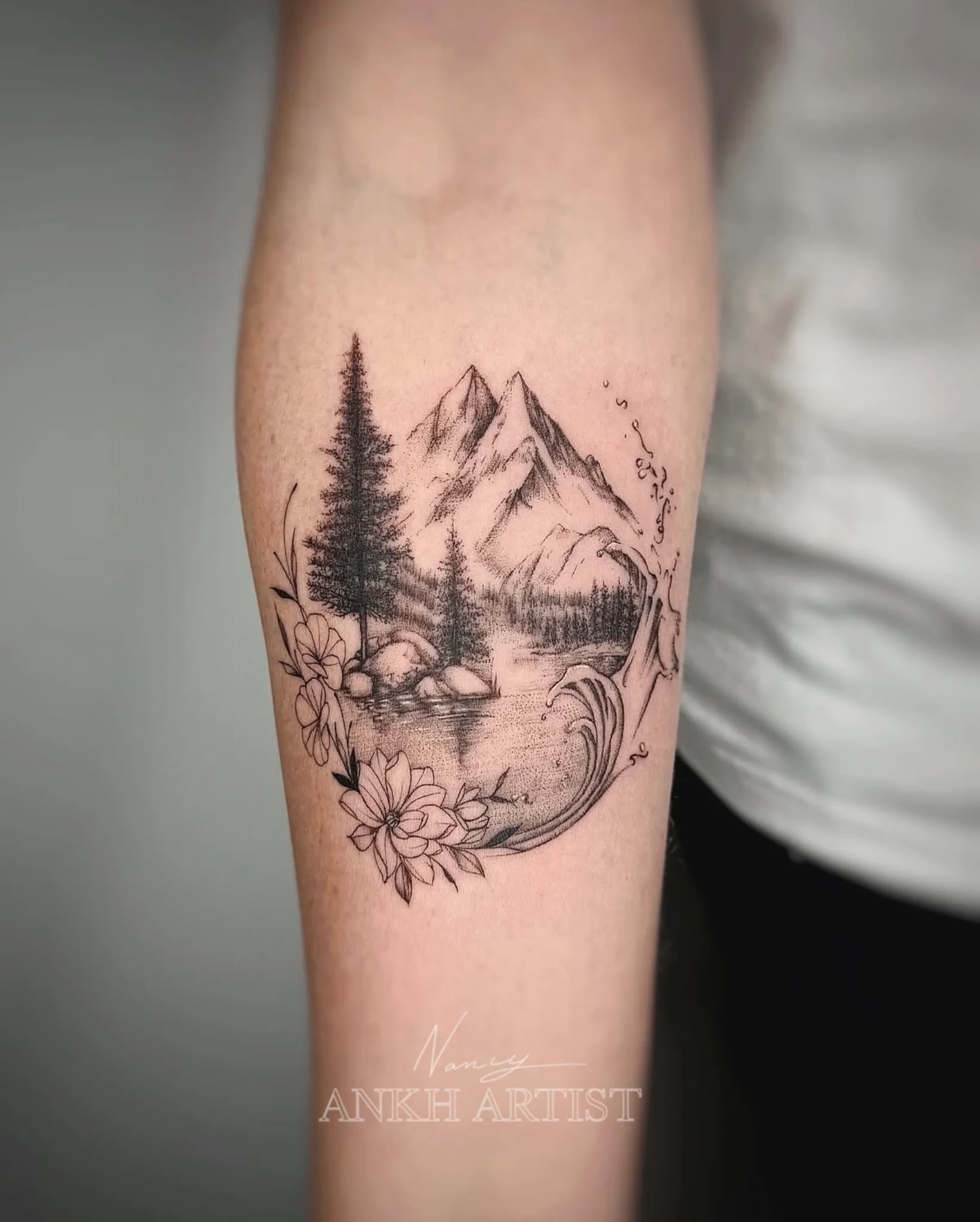 Micro-realism tattoo by ankhartist