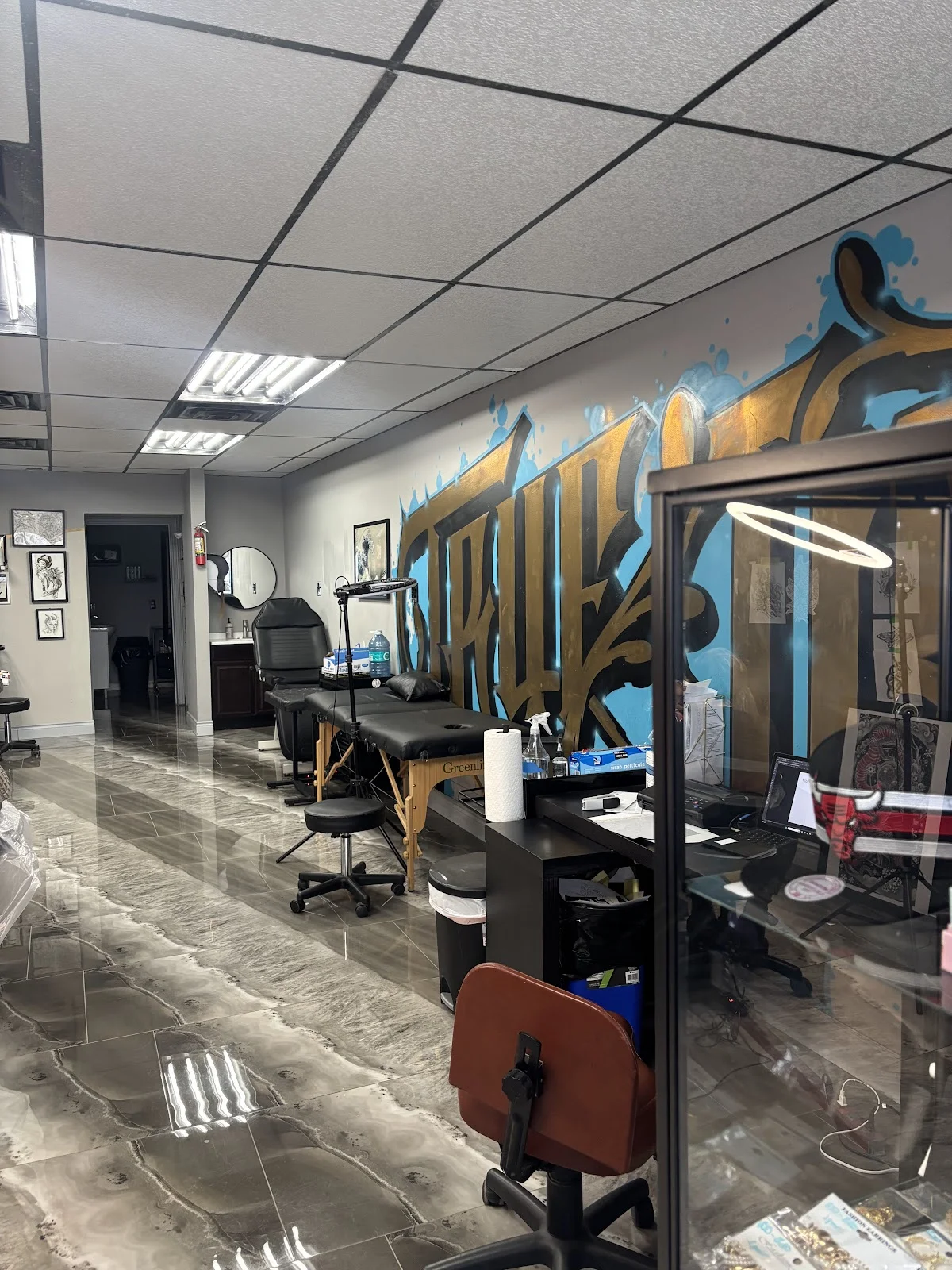 NIGHT & INK tattoo shop in Kitchener, ON