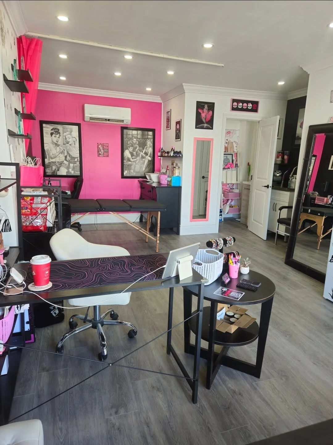 Juicy Tattoos tattoo shop in Oshawa, ON