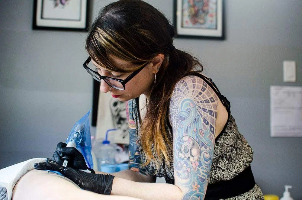 tattoomachinegirl tattoo shop in Oshawa, ON