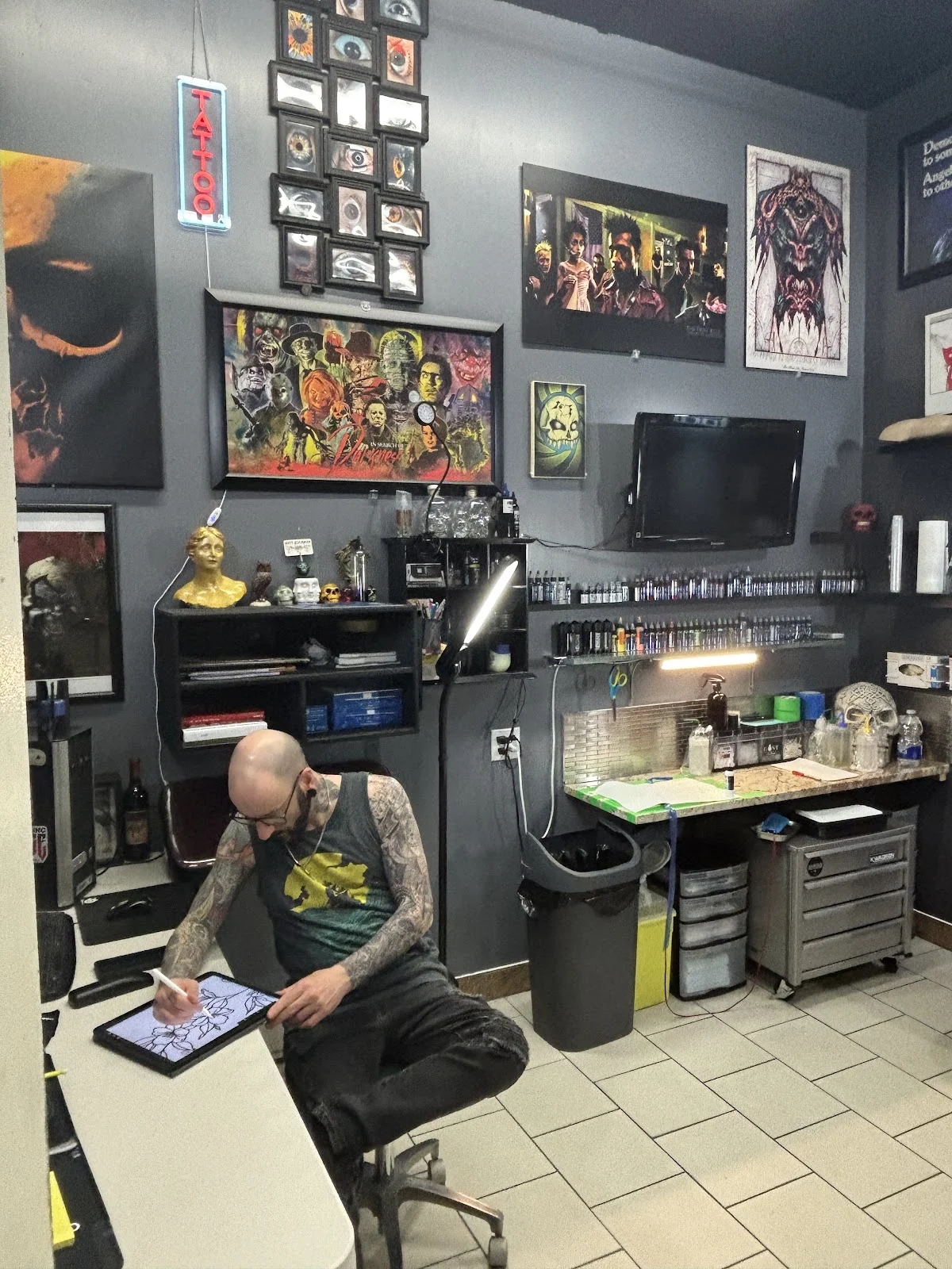 Black Sheep Piercing & Tattoo Studios tattoo shop in Windsor, ON