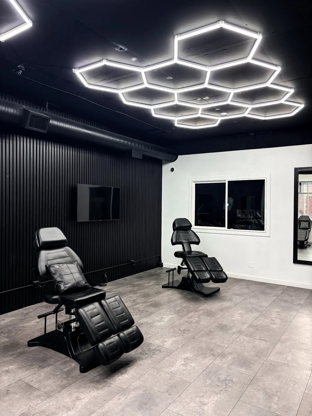 Dynamic Studios Tattoo tattoo shop in Kelowna, BC
