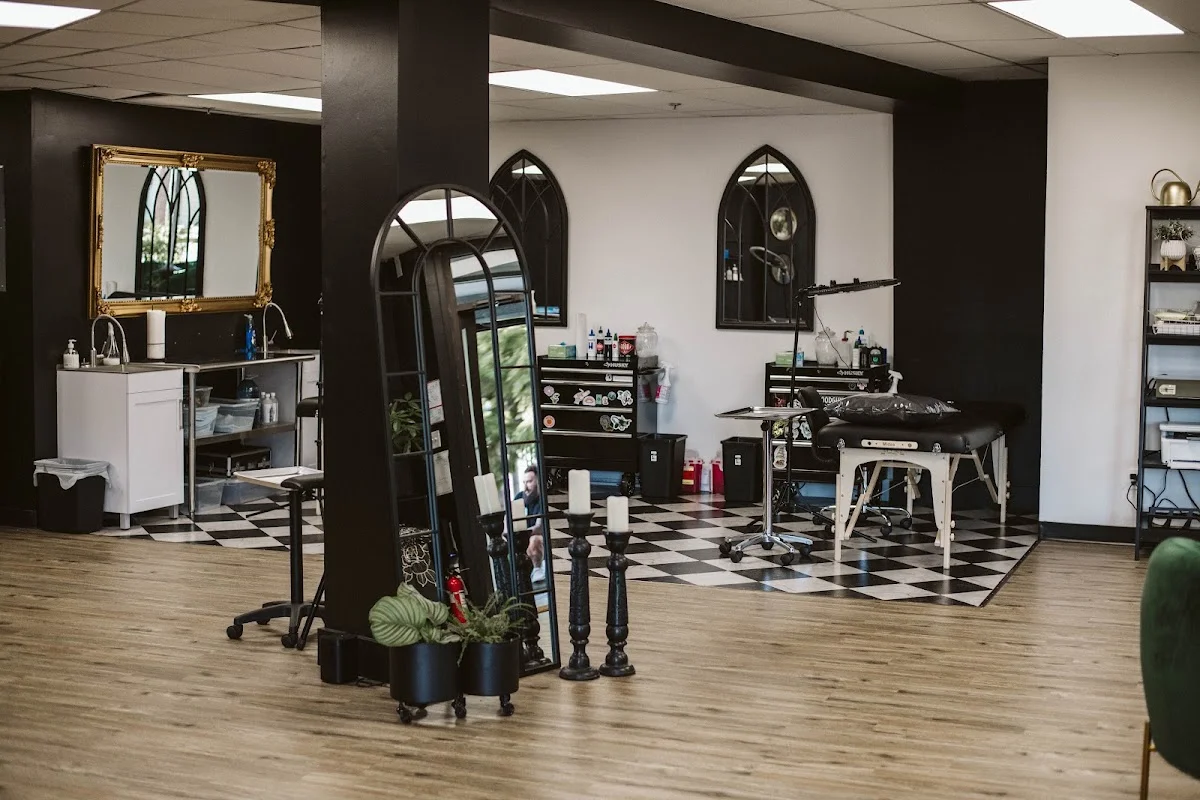 Le Jardin Noir Tattoo Studio tattoo shop in Nanaimo, BC