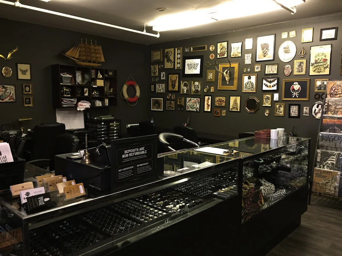 High Tide Tattoo Parlour tattoo shop in Thunder Bay, ON