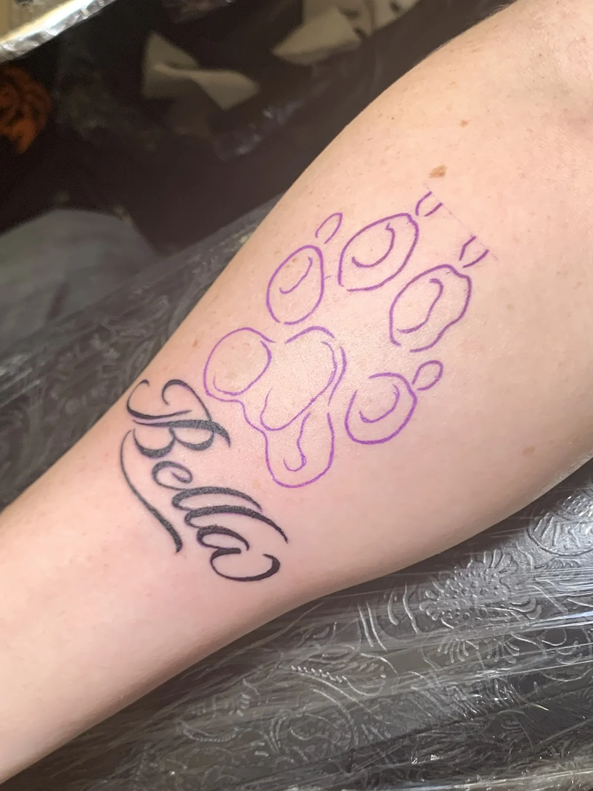 Neon Tattoos & Piercing tattoo shop in Sarnia, ON