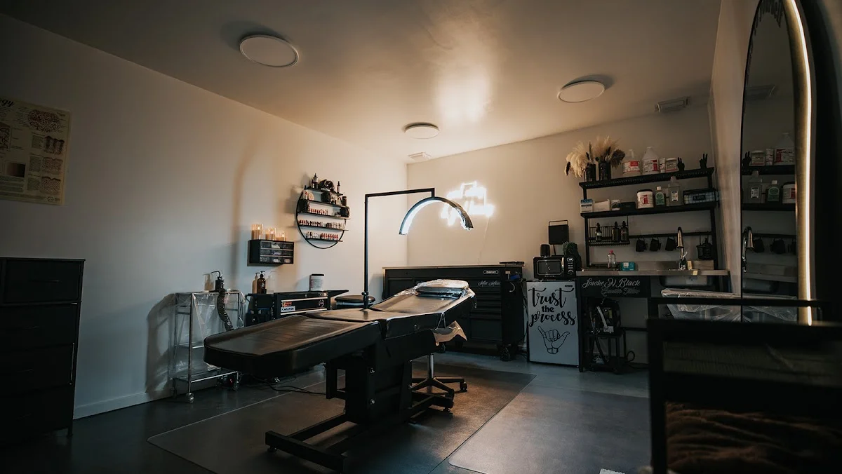 Smoke N Black Cosmetic Tattoo tattoo shop in Medicine Hat, AB