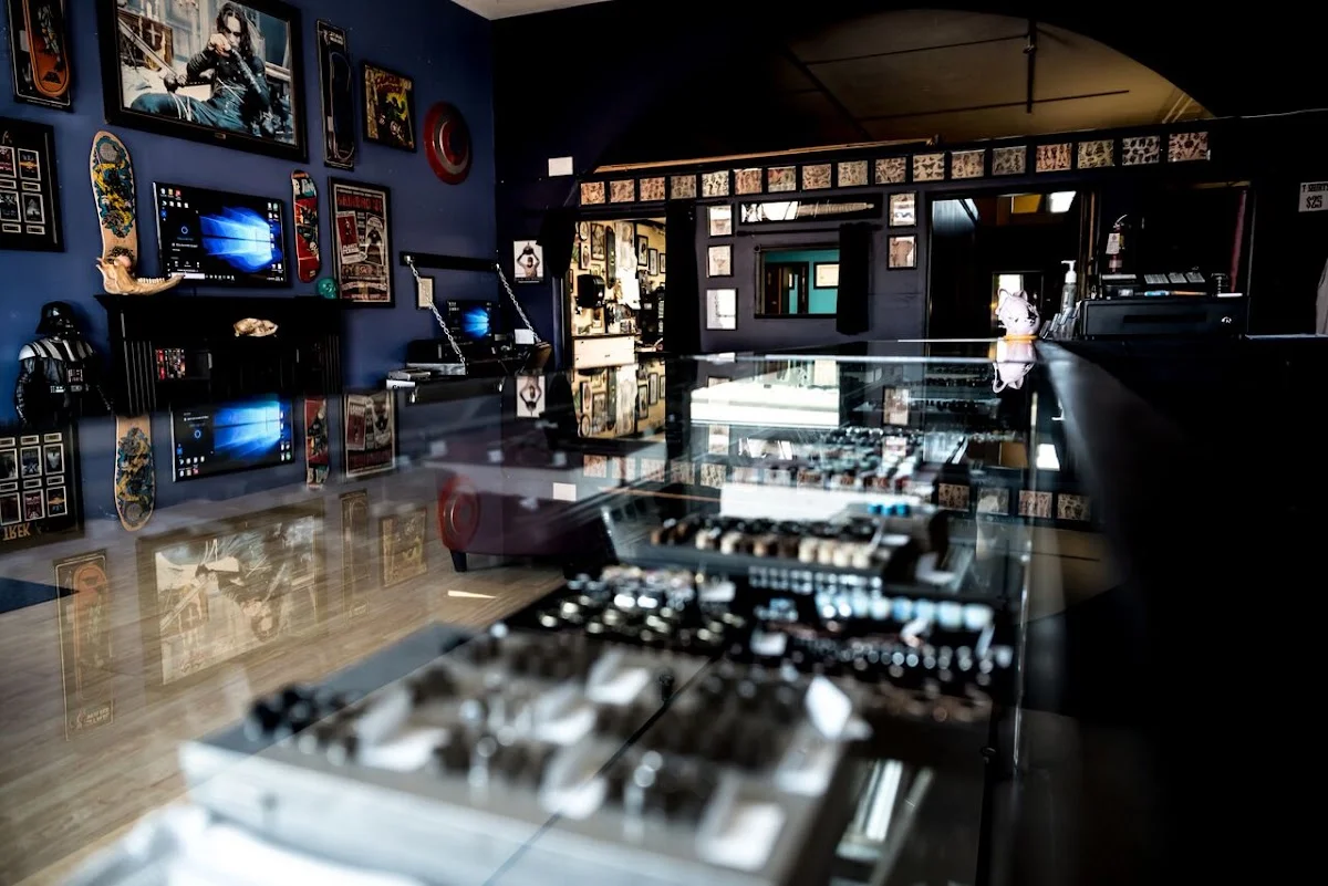 2 Pricks On 5th Tattoo & Piercing tattoo shop in Courtenay, BC