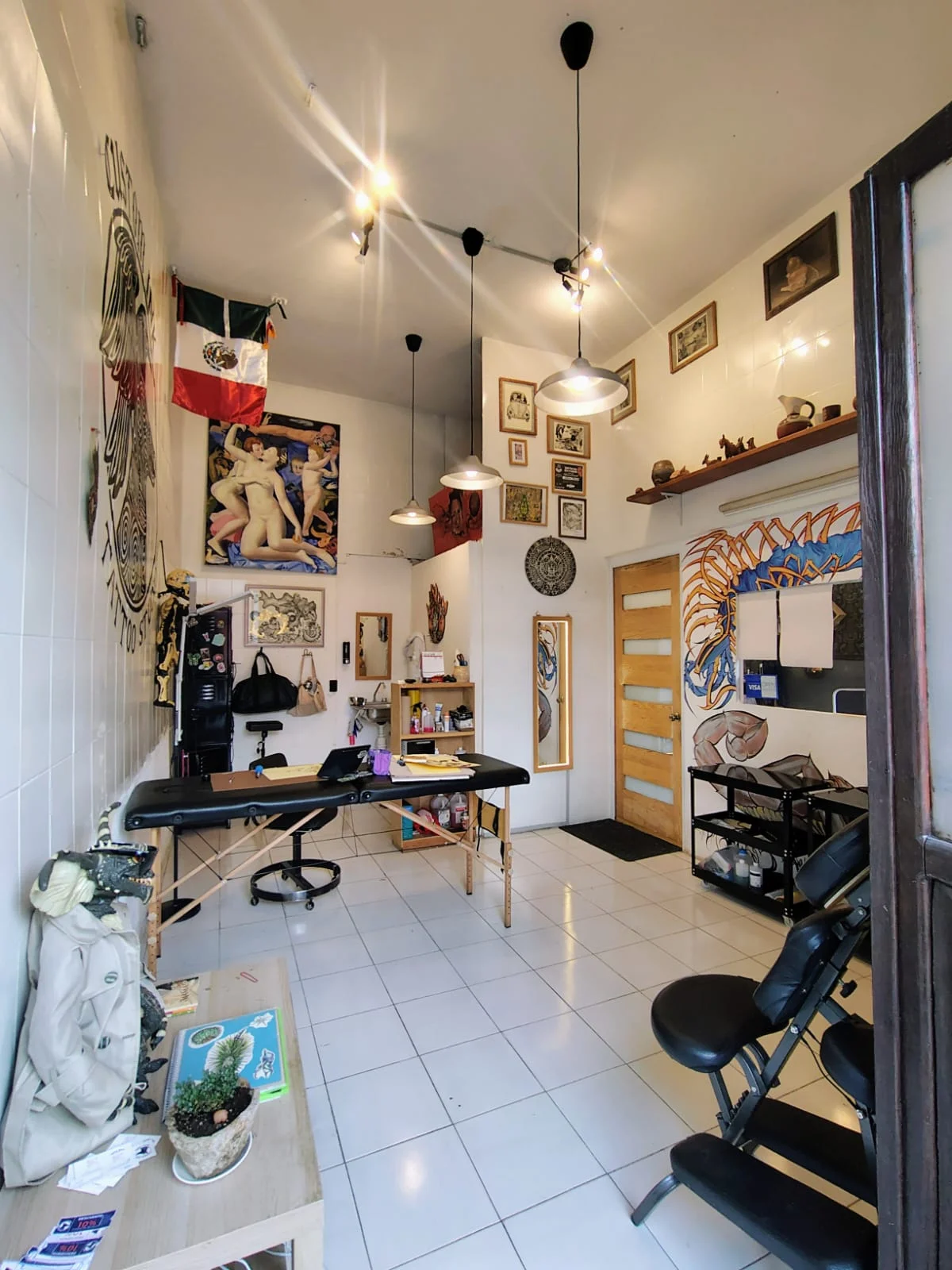 Custom Ink Tattoo & Piercing Studio tattoo shop in Puebla, Pue.