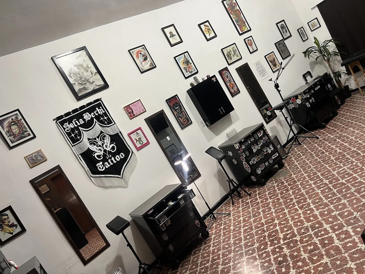 Drop out tattoo studio tattoo shop in Chihuahua, Chih.