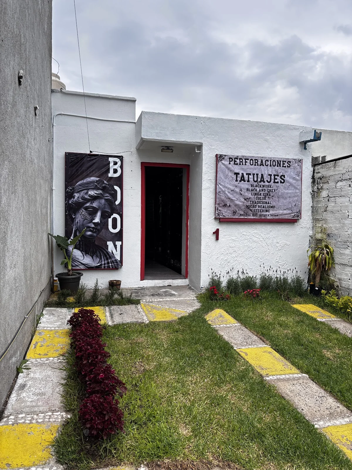 BOON TATTOO SHOP tattoo shop in Santiago de Queretaro, Qro.