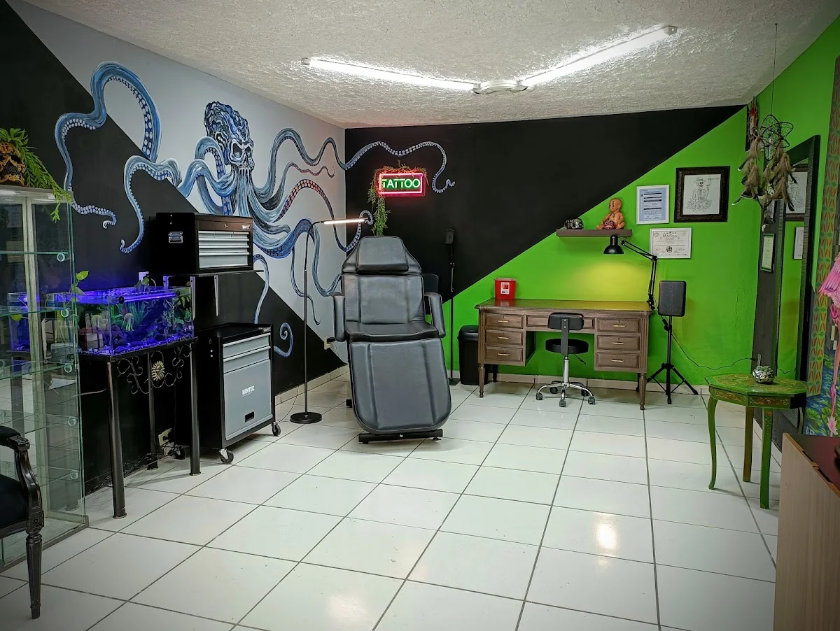 Hugo AlFi Tattoo tattoo shop in Tonala, Jal.