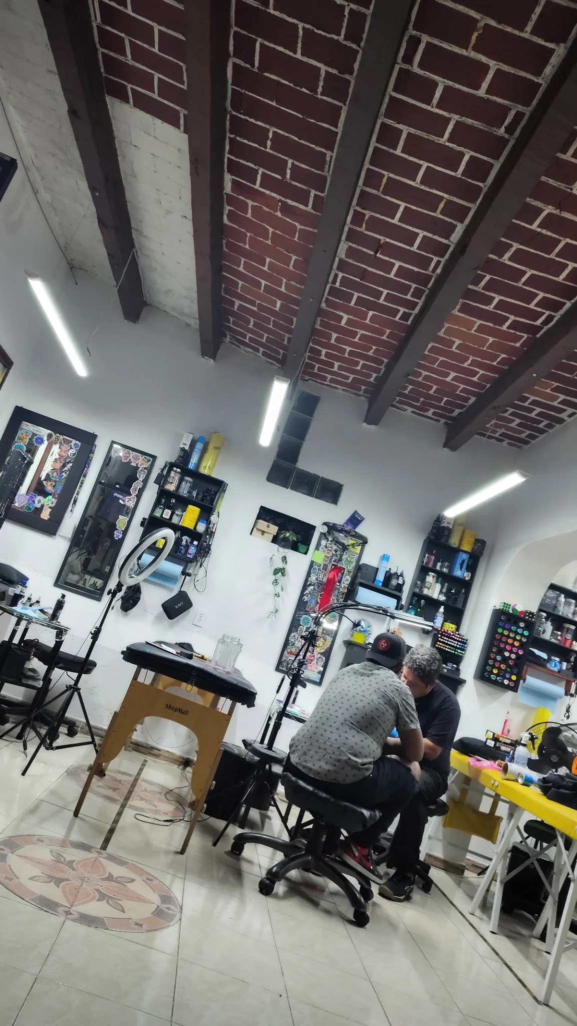 Azartattoo tattoo shop in Ixtapaluca, Méx.