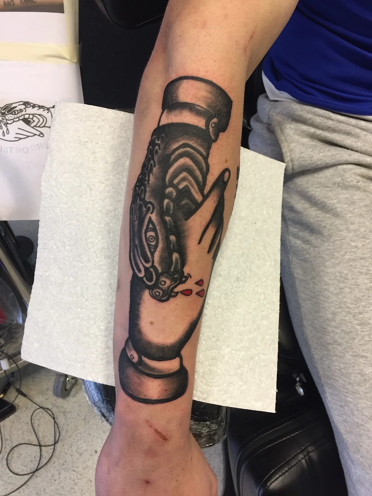 Skulls n’ Anchors Tattoo and Piercing Studio tattoo shop in Milton Keynes, ENG