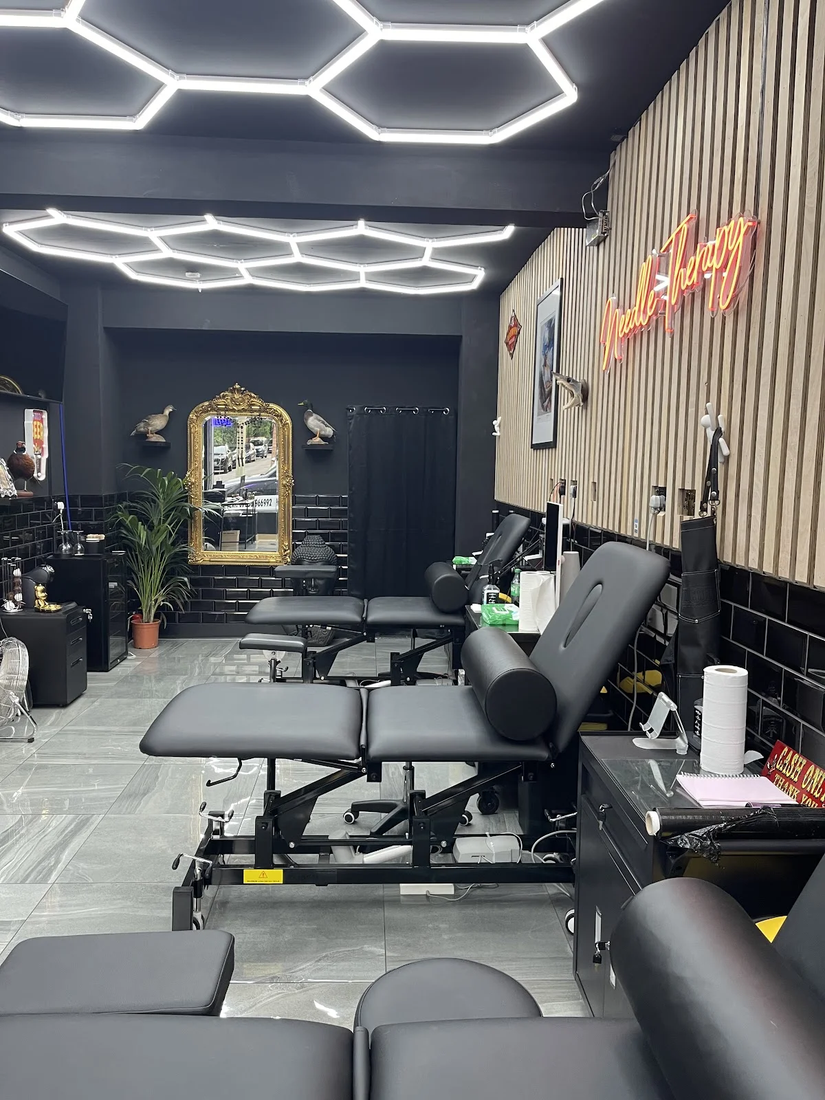 HEAVEN AND HELL TATTOO STUDIO photo