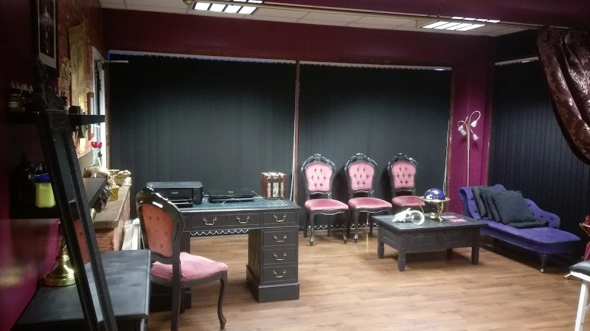 Two Magpies Tattoo studio photo