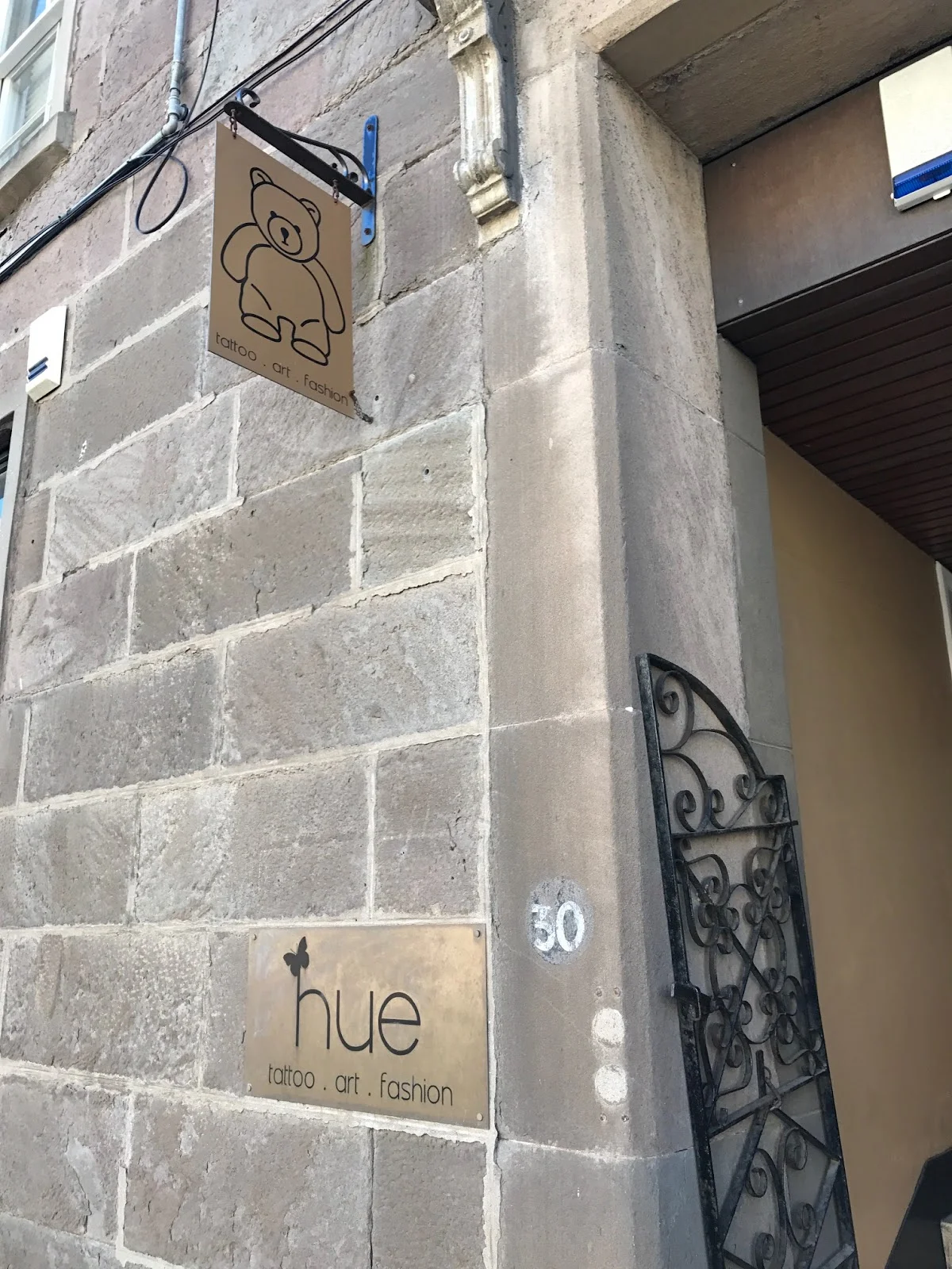 Hue, Tattoo & Art tattoo shop in Dundee, SCT
