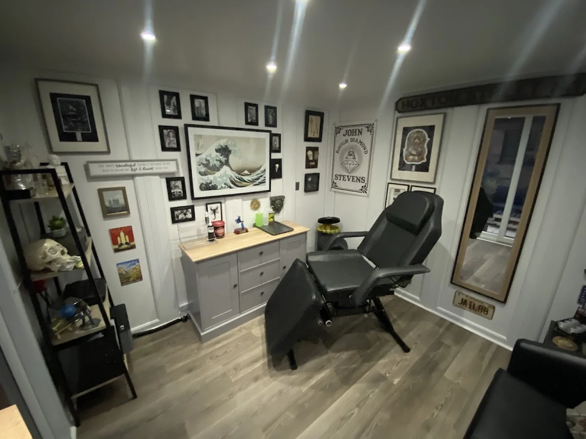 The Rough Diamond Tattoo Lounge tattoo shop in Lincoln, ENG