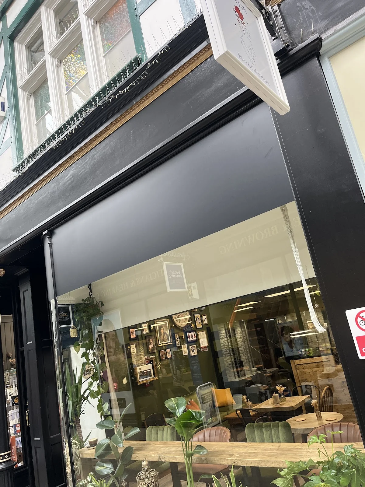 Urban Fox Tattoo & Coffee House tattoo shop in Bedford, ENG