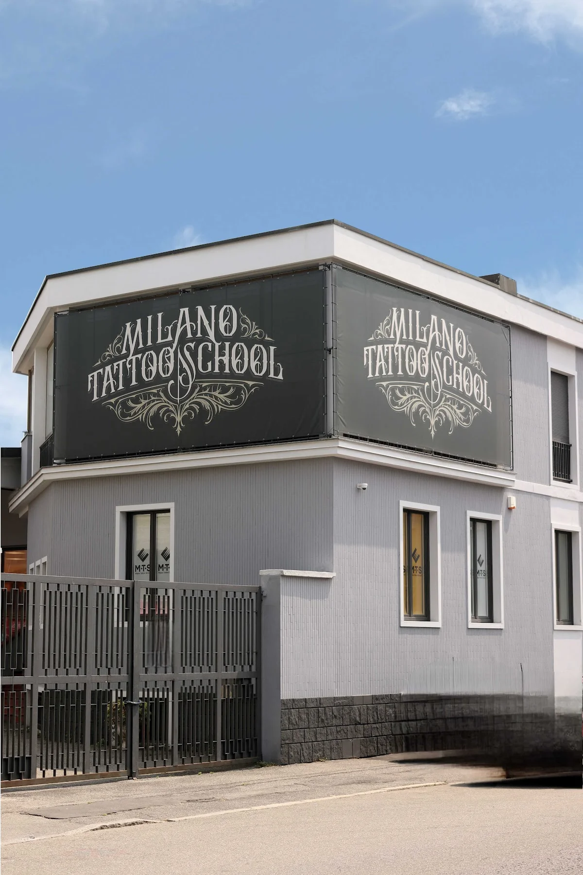 Milano Tattoo e Piercing School tattoo shop in Milan, MI