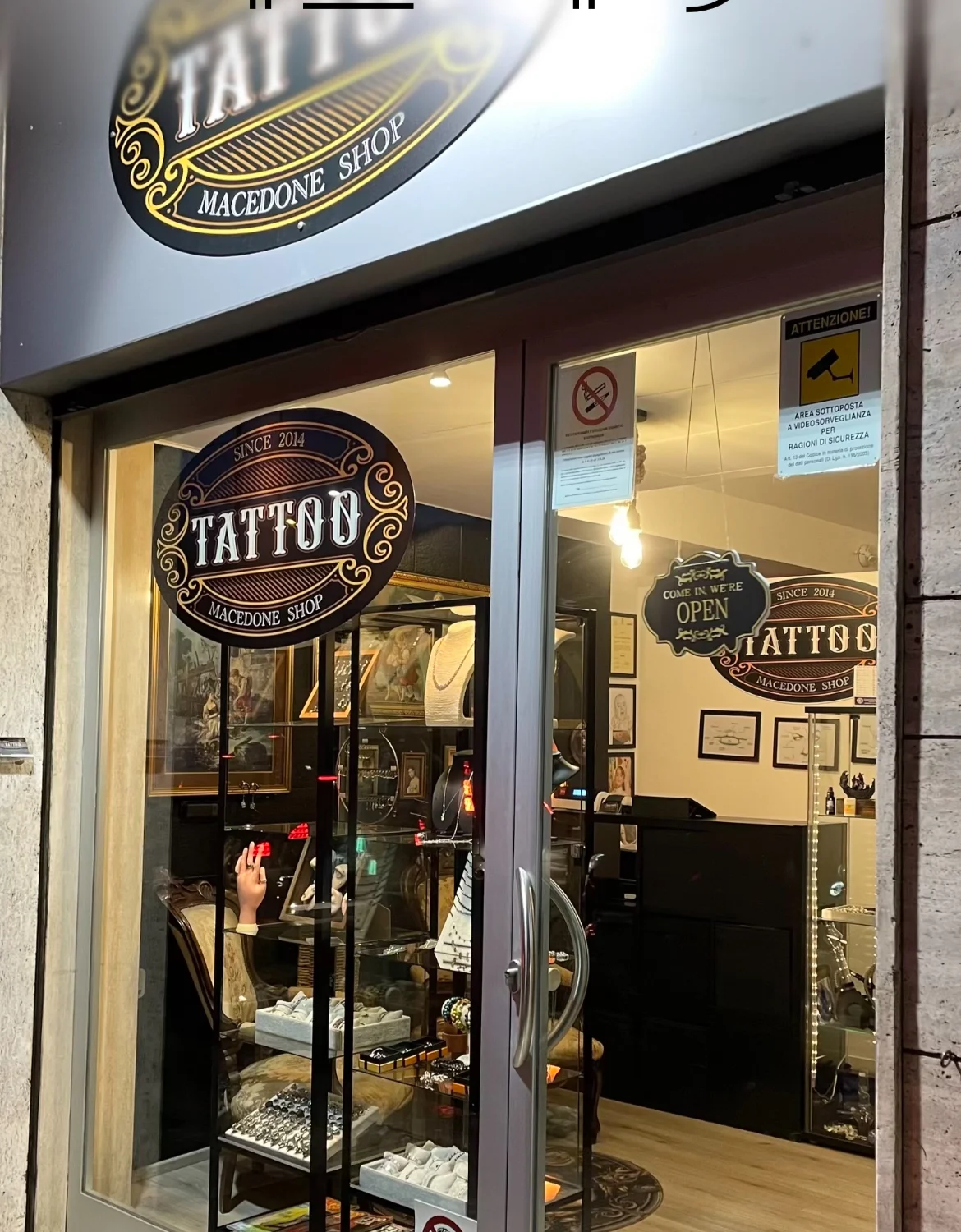Macedone Shop Tattoo & Piercing tattoo shop in Bari, BA
