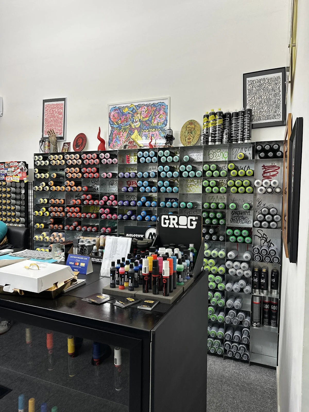 Outline Taranto - Tattoo & Graffiti Shop tattoo shop in Taranto, TA