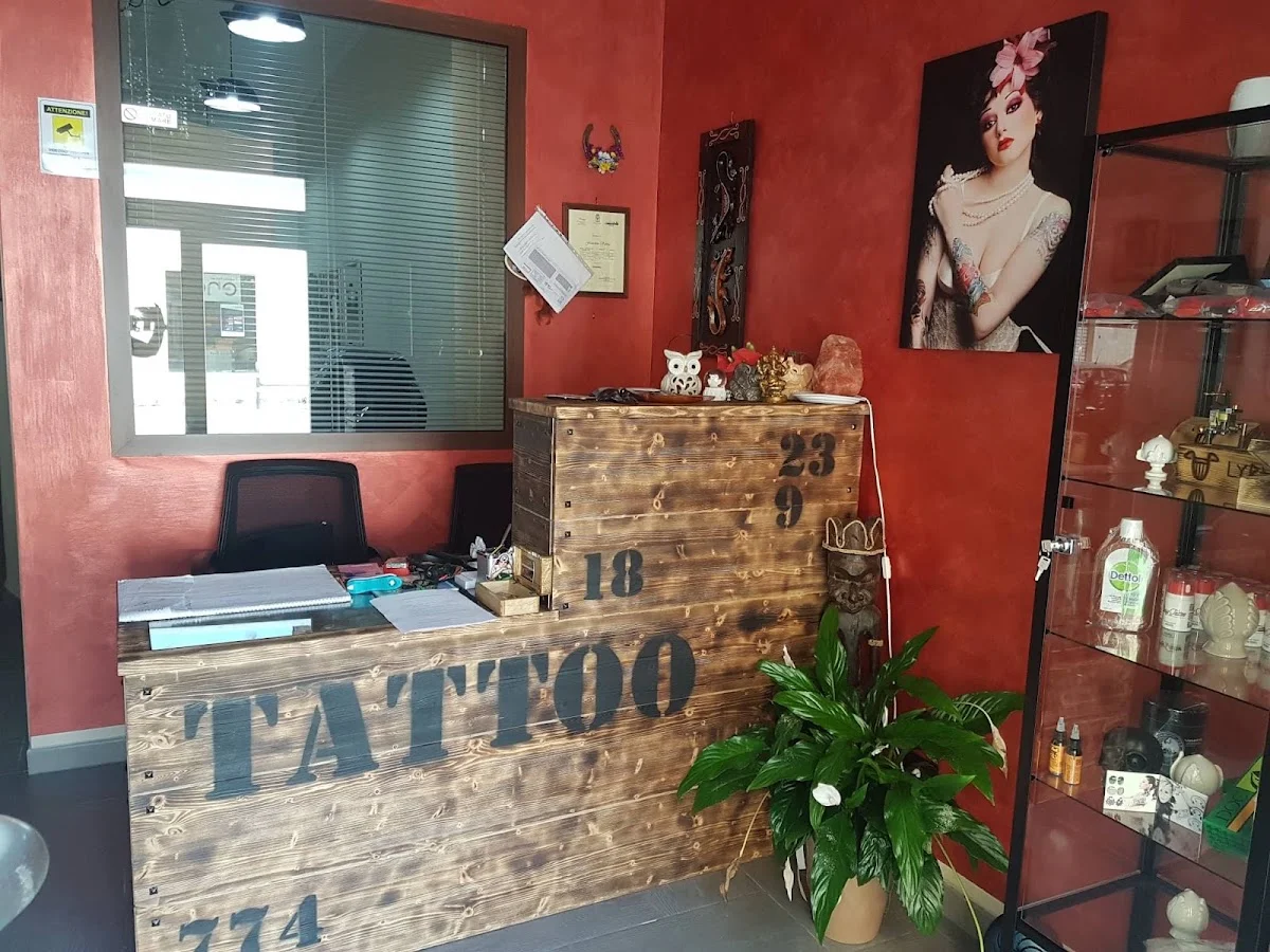 Tendenza Tattoo di Valeria Franchini tattoo shop in Taranto, TA