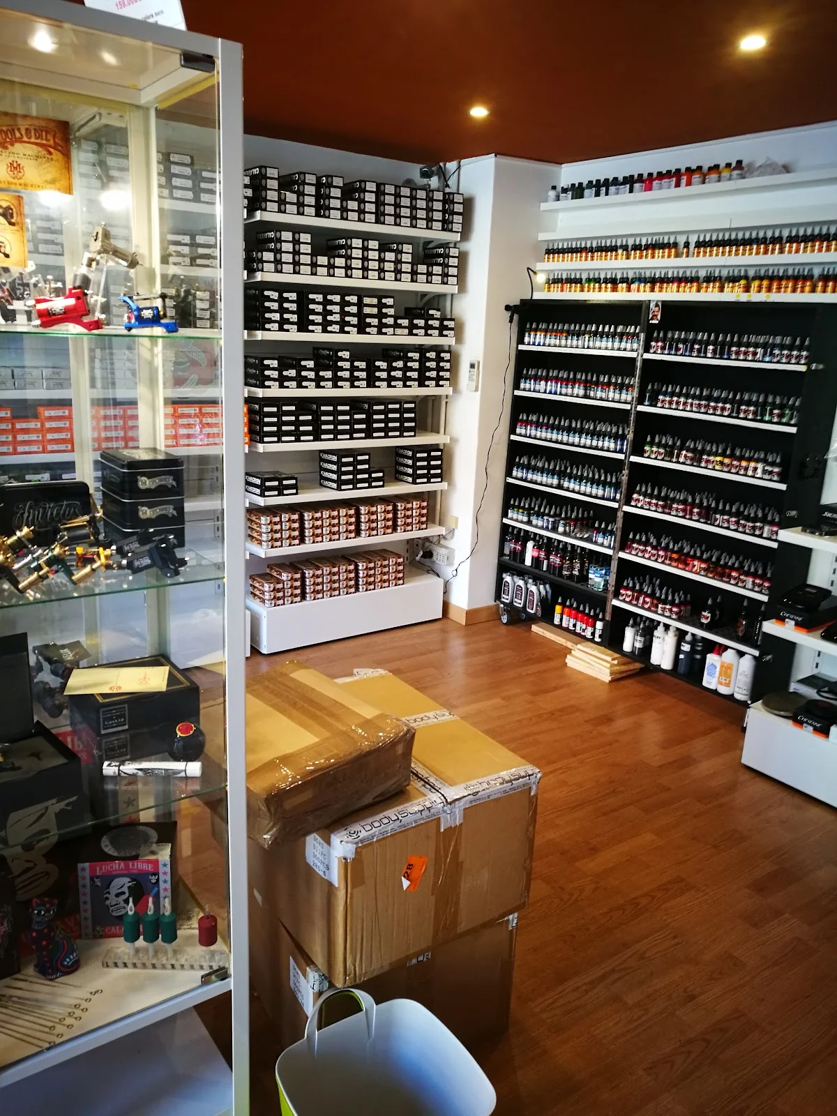 Calavera Tattoo Supply tattoo shop in Cagliari, CA