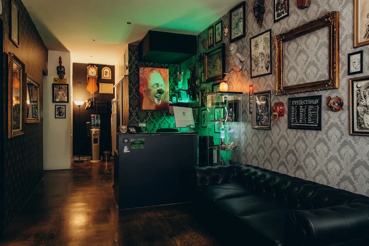 El Manicomio Tattoo & Piercing tattoo shop in Madrid, MD