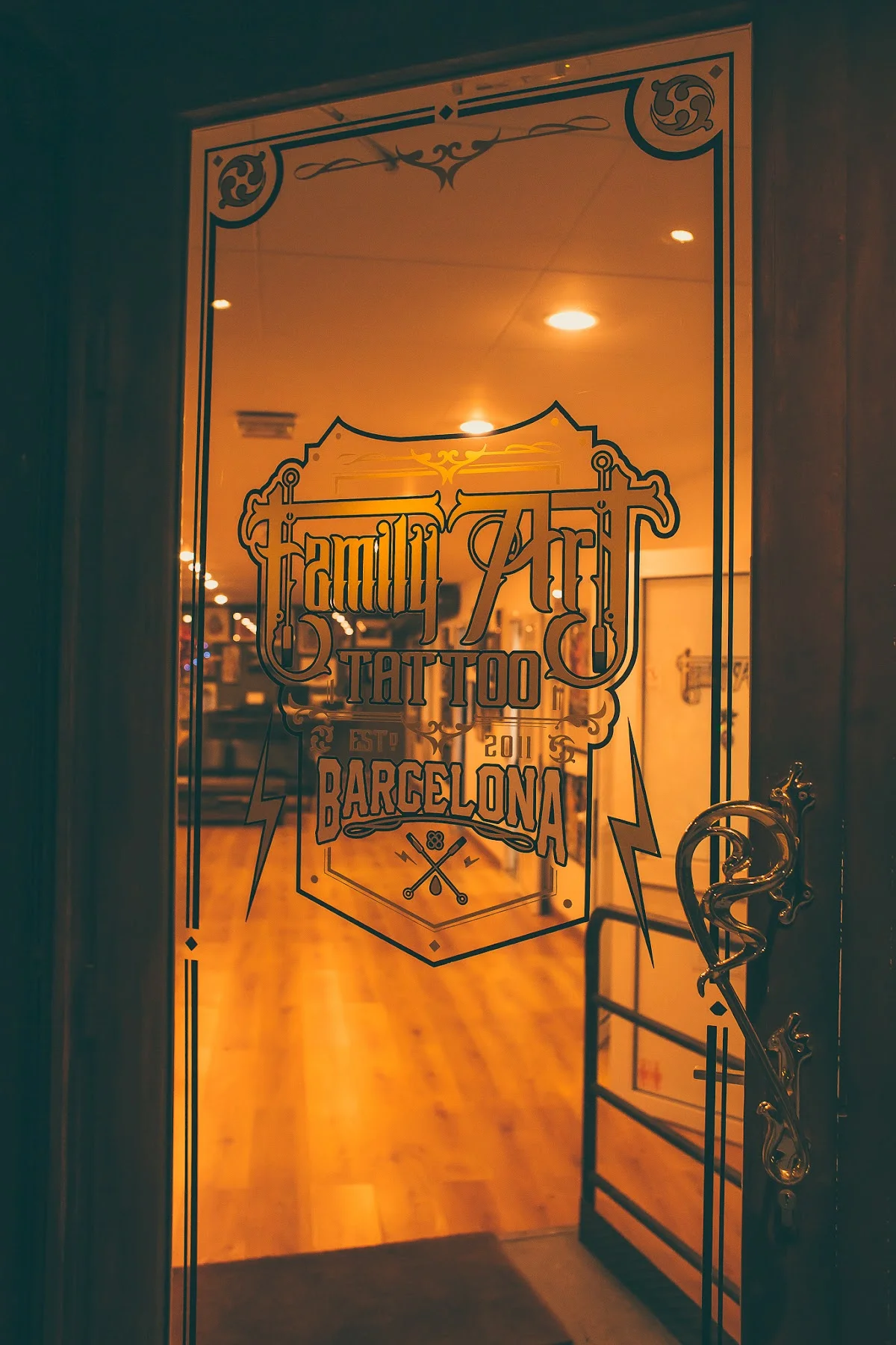 Family Art Tattoo | Estudio de tatuajes y piercings en Barcelona photo