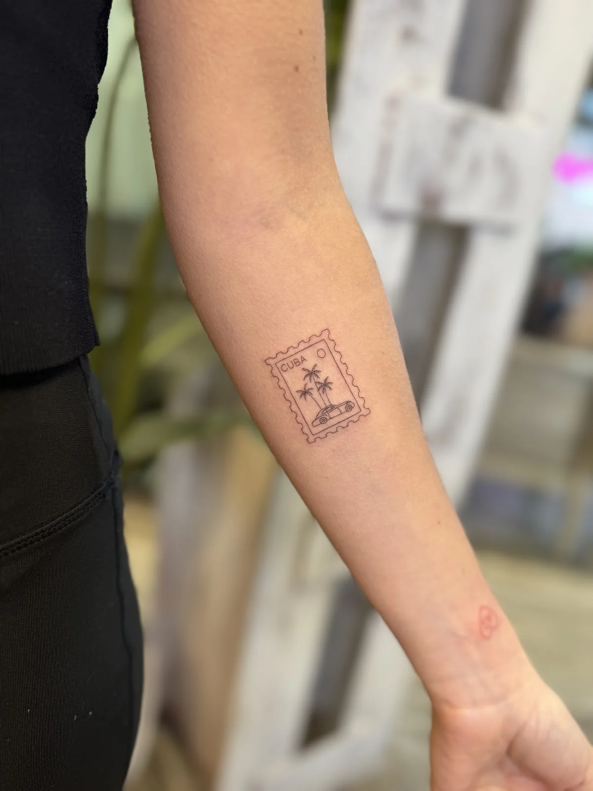 Fine Line Tattoo Valencia - Inkpulso photo