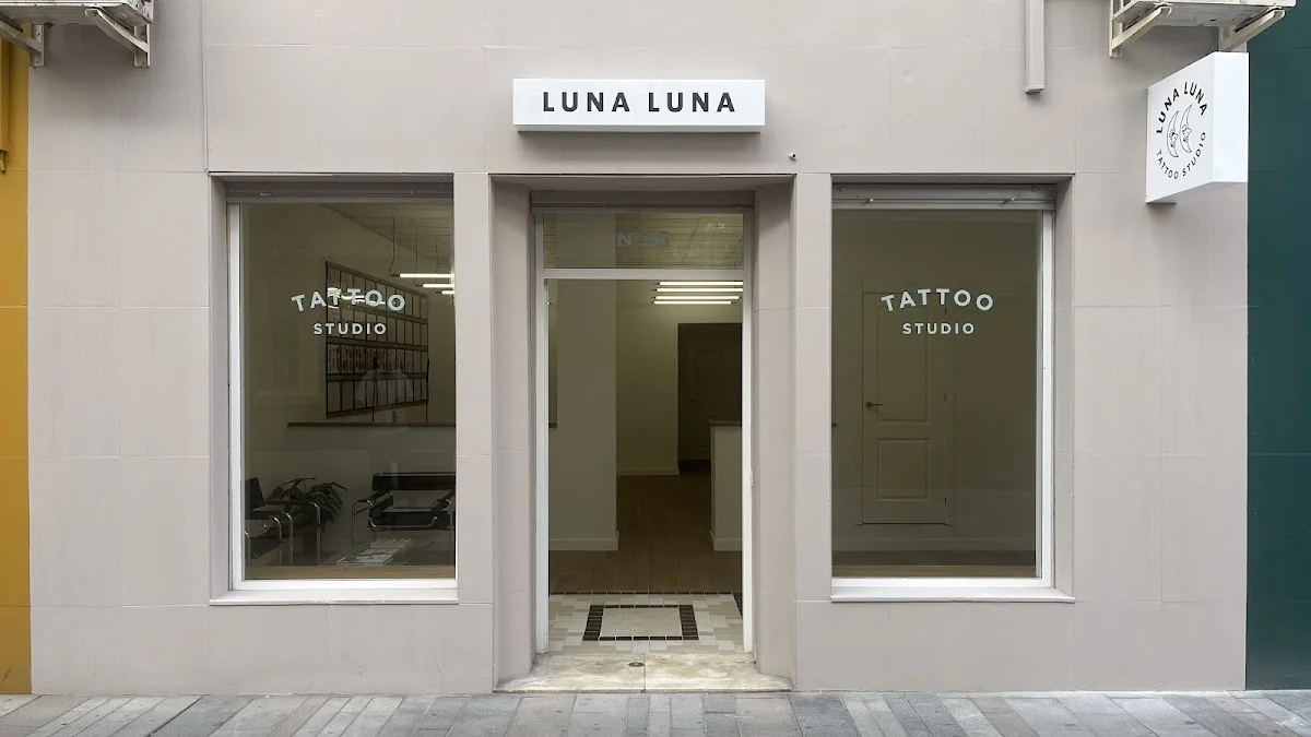 Luna Luna Tattoo Sevilla photo