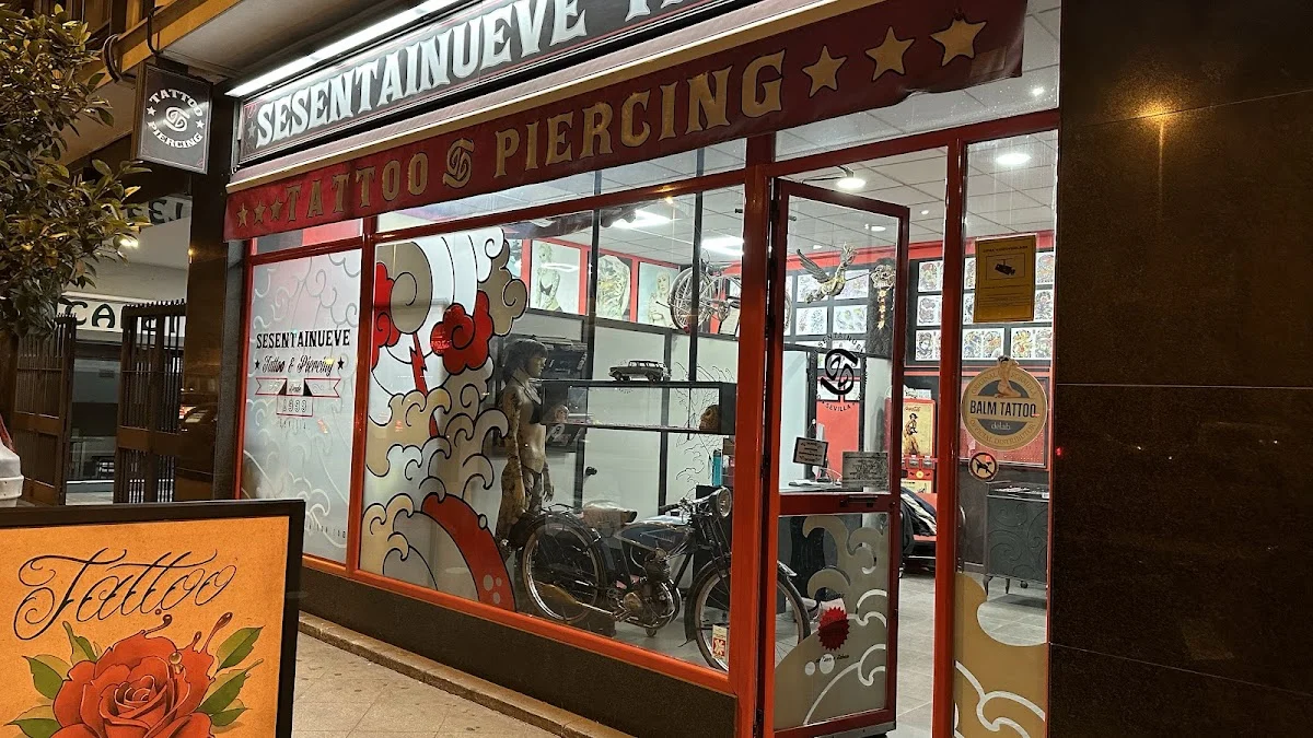 Sesentainueve tattoo y piercing photo