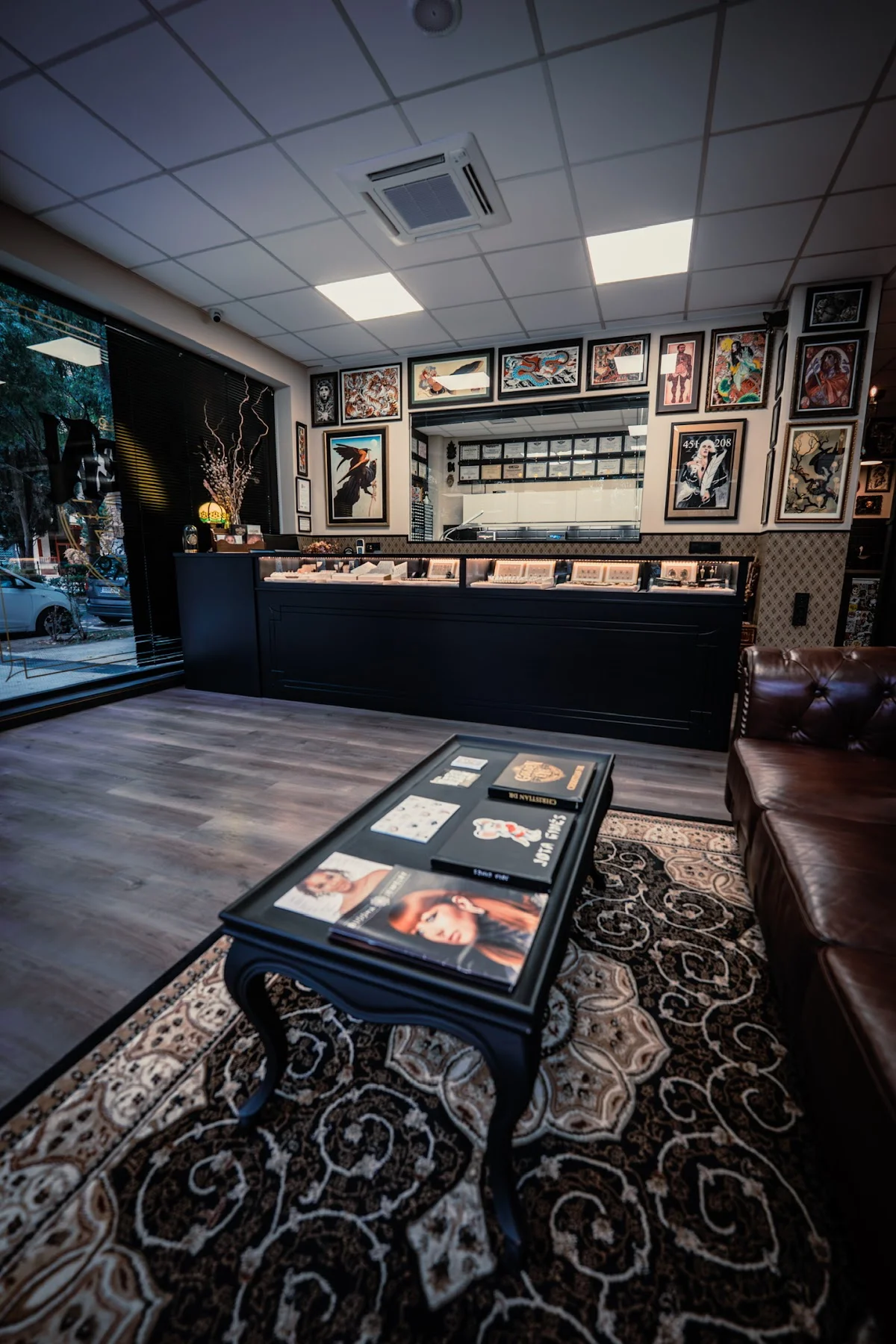 Golden Eye Piercing & Tattoo Zaragoza photo