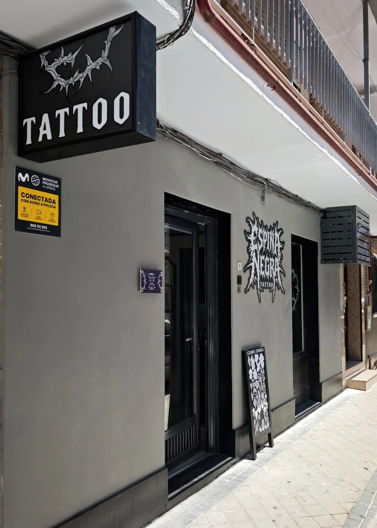 Cosas Muertas Tattoo tattoo shop in Carabanchel, MD