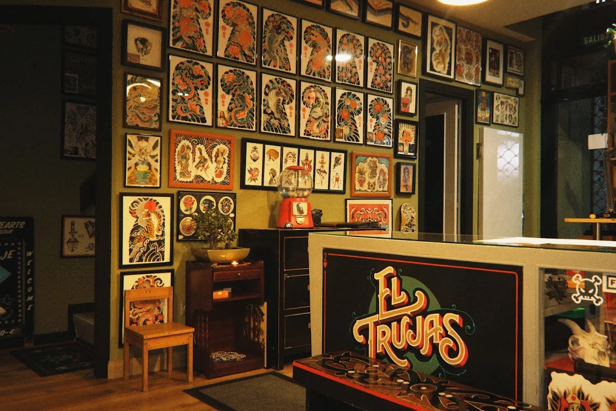 Two of Hearts Tattoo Piercing Coruña tattoo shop in A Coruna, GA