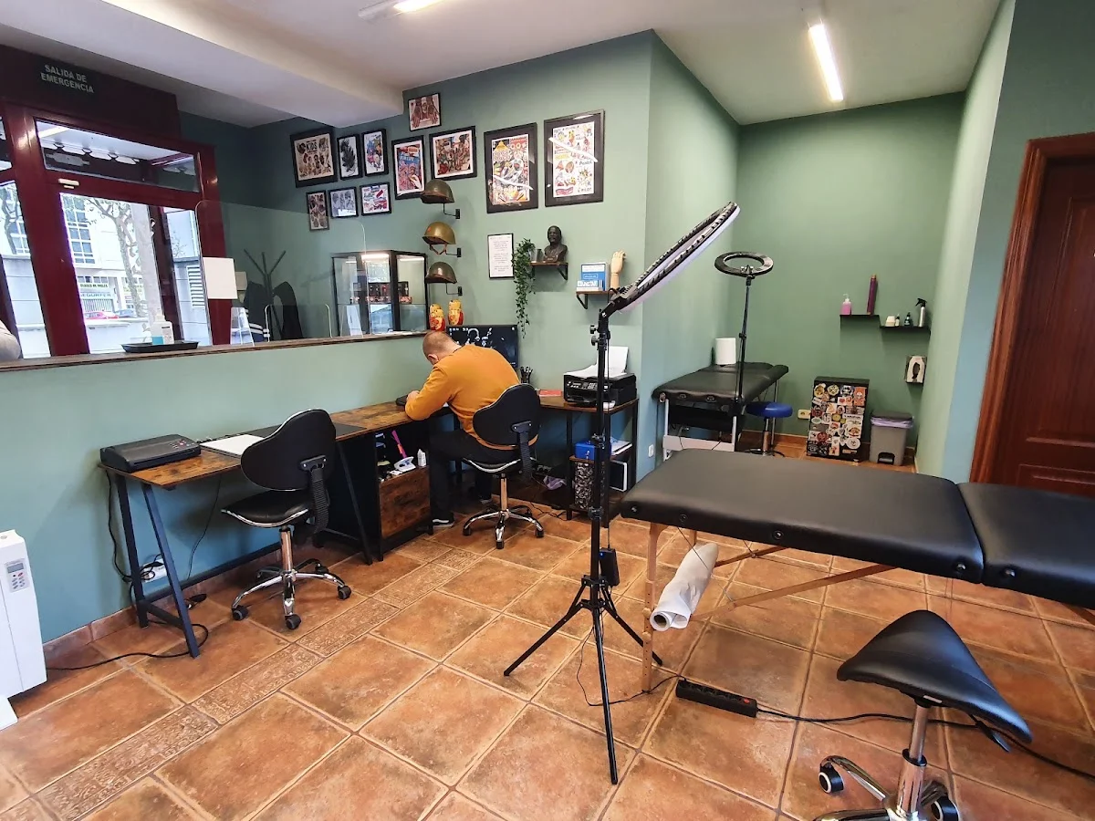 Front Line Tattoo Shop And Supplies tattoo shop in A Coruna, GA