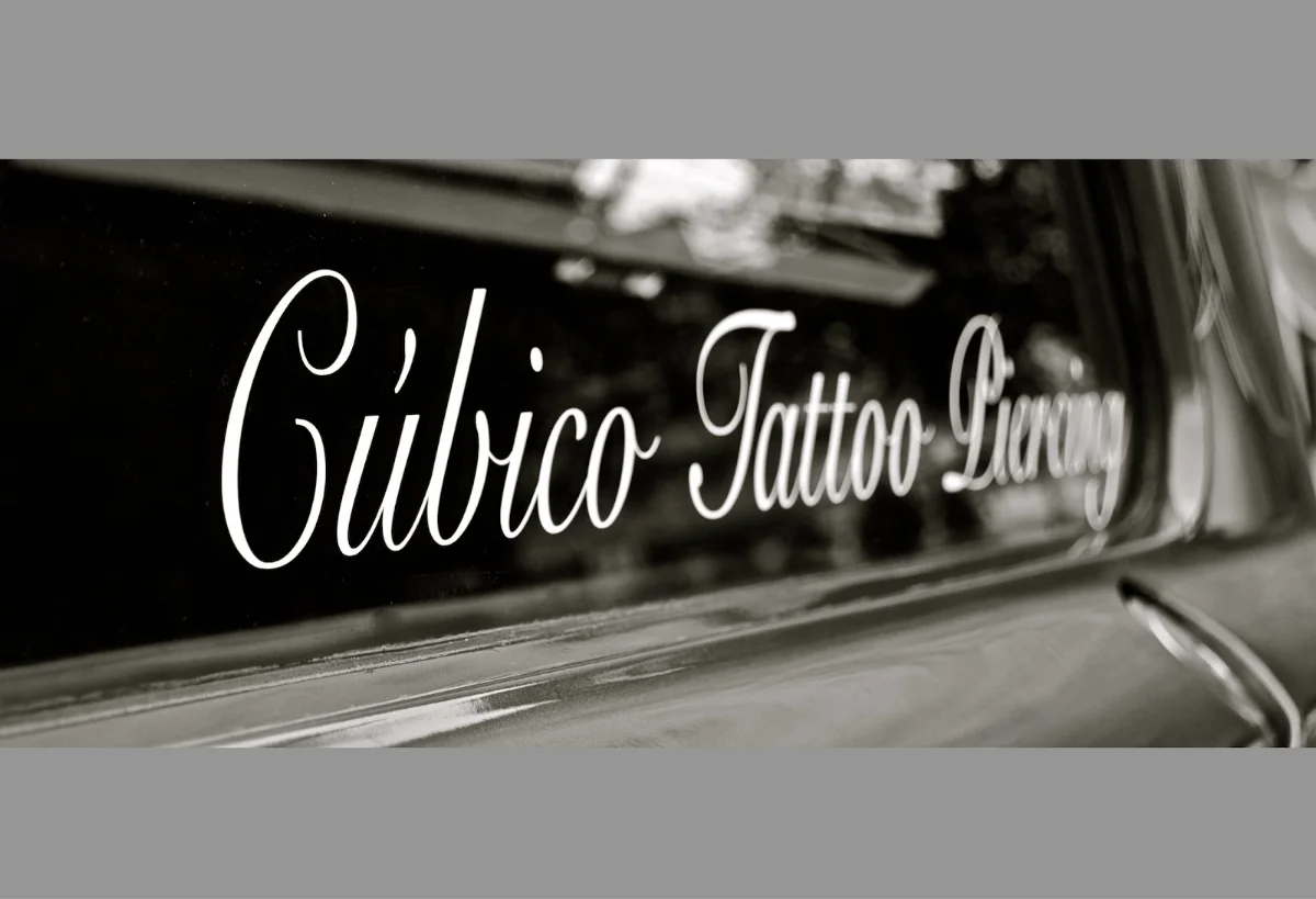 Cúbico Piercing Tattoo photo