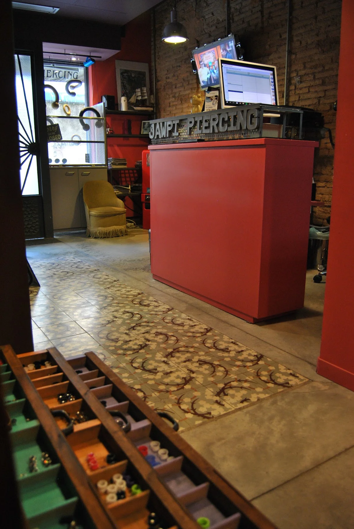 Jawpi Tattoo Piercing tattoo shop in Badalona, CT