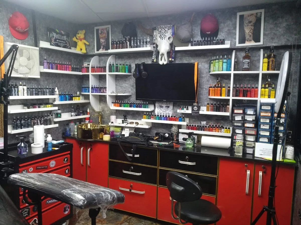 Yankee Tattoo Piercing tattoo shop in Izmir