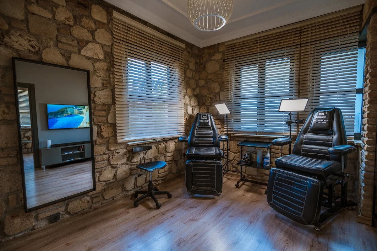 White & Black Tattoo House tattoo shop in Antalya
