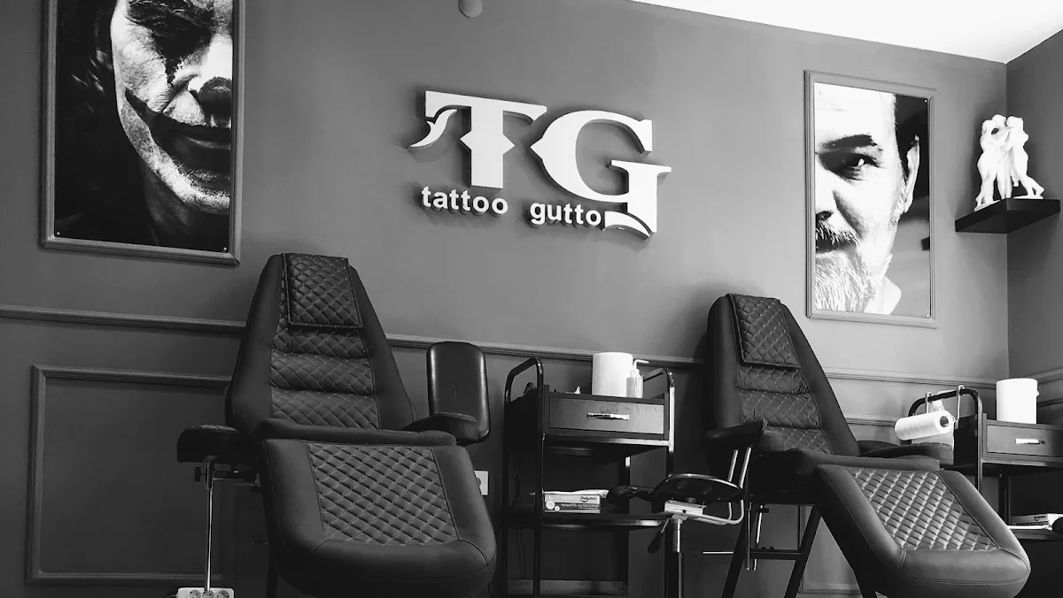 murat tattoogutto dövme stüdyosu tattoo shop in Antalya